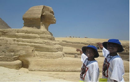 (Students visit the Sphinx. Photo provided)