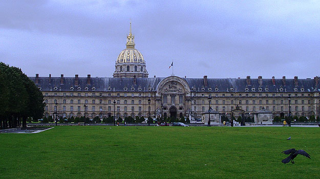 (L'Hôtel National des Invalides, in Paris, is now France's military museum.  Photo by Jay Lloyd)