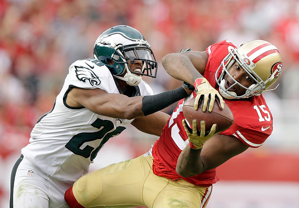 SANTA CLARA, CA - SEPTEMBER 28:  Michael Crabtree #15 of the San Francisco 49ers catches the ball while covered by Cary Williams #26 of the Philadelphia Eagles at Levi's Stadium on September 28, 2014 in Santa Clara, California.  (Photo by Ezra Shaw/Getty Images)