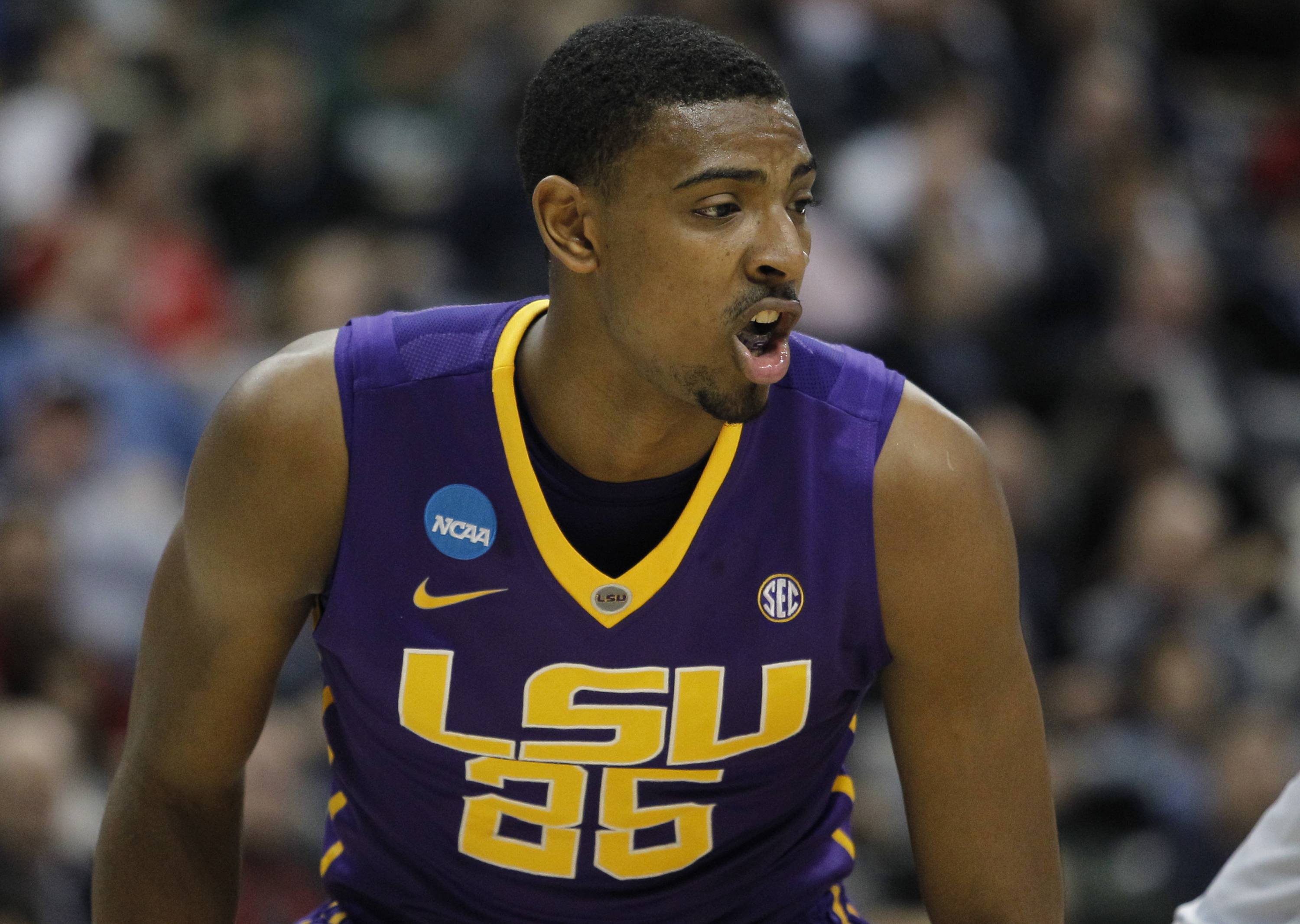 PITTSBURGH, PA - MARCH 19:  Jordan Mickey #25 of the LSU Tigers plays against the North Carolina State Wolfpack during the second round of the 2015 NCAA Men's Basketball Tournament at Consol Energy Center on March 19, 2015 in Pittsburgh, Pennsylvania.  (Photo by Justin K. Aller/Getty Images)