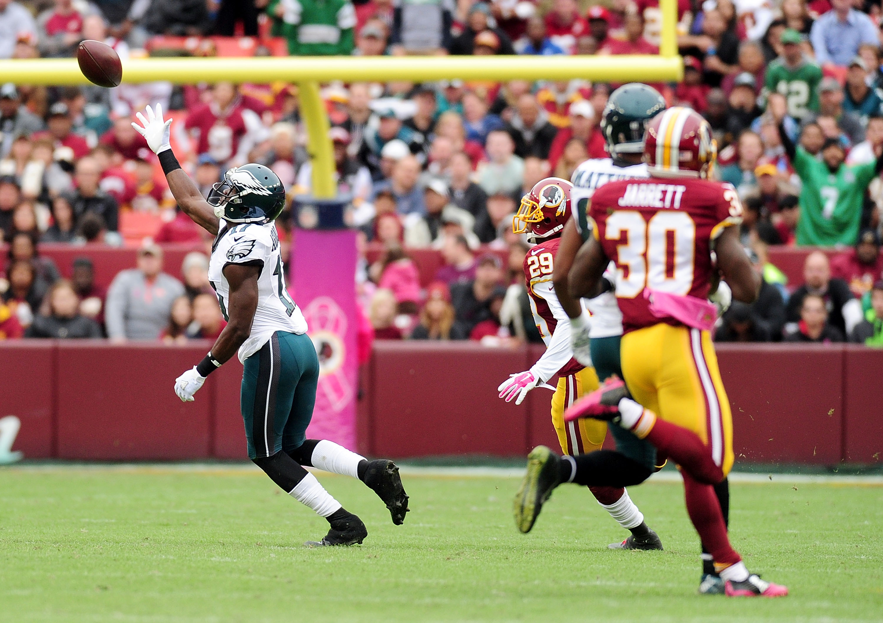 LANDOVER, MD - OCTOBER 04: Nelson Agholor #17 of the Philadelphia Eagles catches a pass one-handed in the second quarter against the Washington Redskins at FedExField on October 4, 2015 in Landover, Maryland. (Photo by Evan Habeeb/Getty Images)