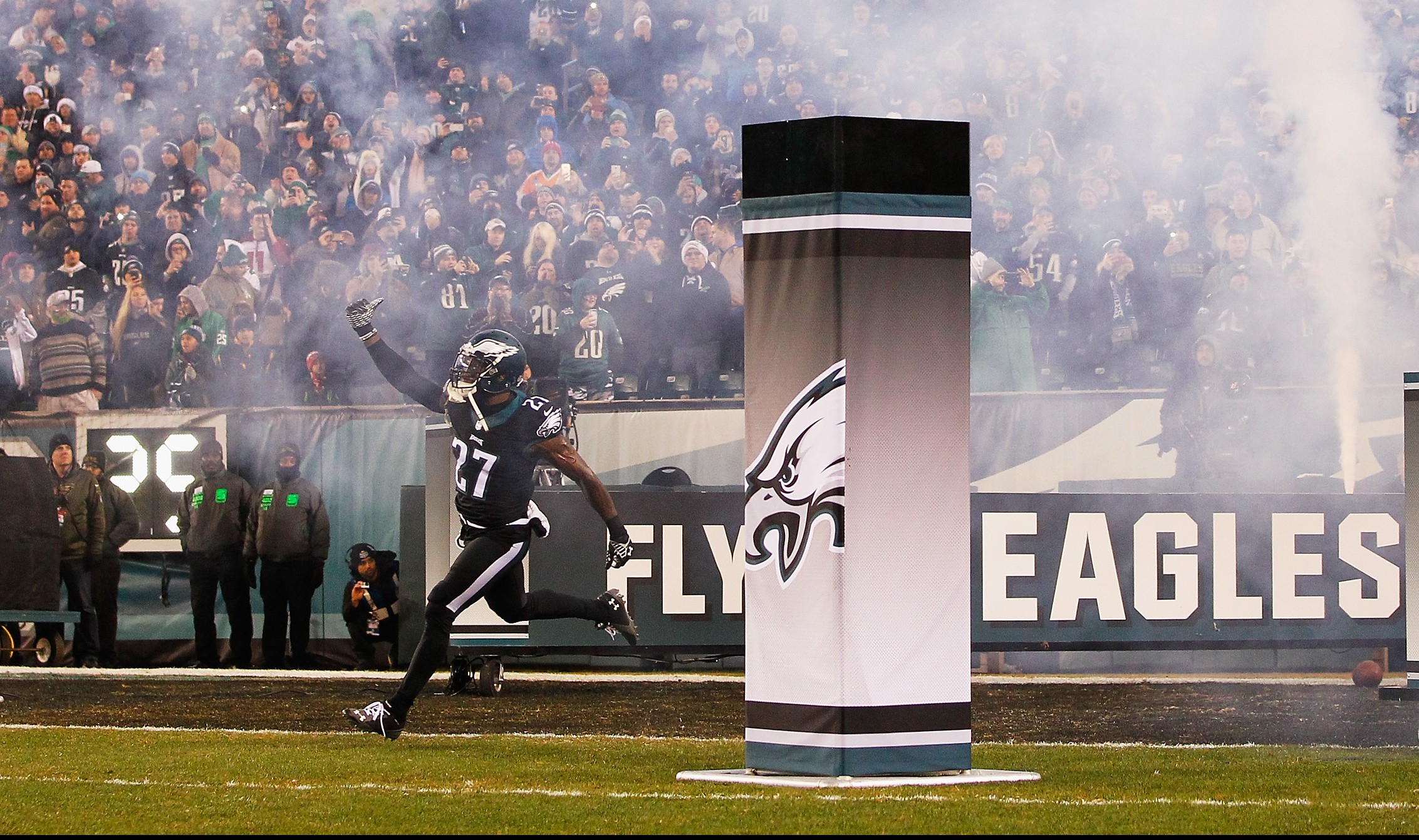 PHILADELPHIA, PA - DECEMBER 20: Malcolm Jenkins #27 of the Philadelphia Eagles takes the field before the game against the Arizona Cardinals at Lincoln Financial Field on December 20, 2015 in Philadelphia, Pennsylvania. (Photo by Rich Schultz/Getty Images)