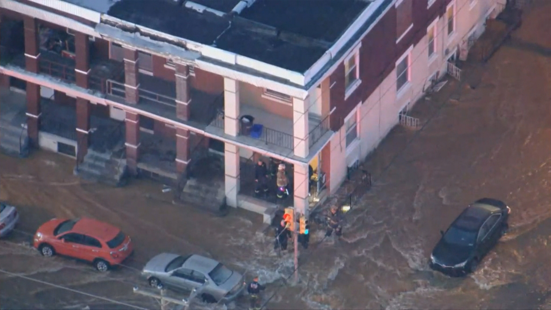 Massive Water Main Break Causes Major Flooding In Kingsessing – CBS Philly