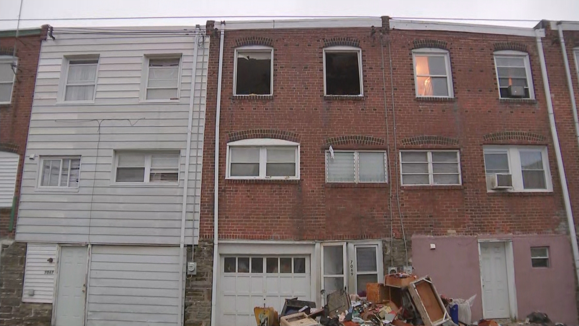 Overnight Upper Darby House Fire Leaves Man Dead, Displaces 4 People: Officials