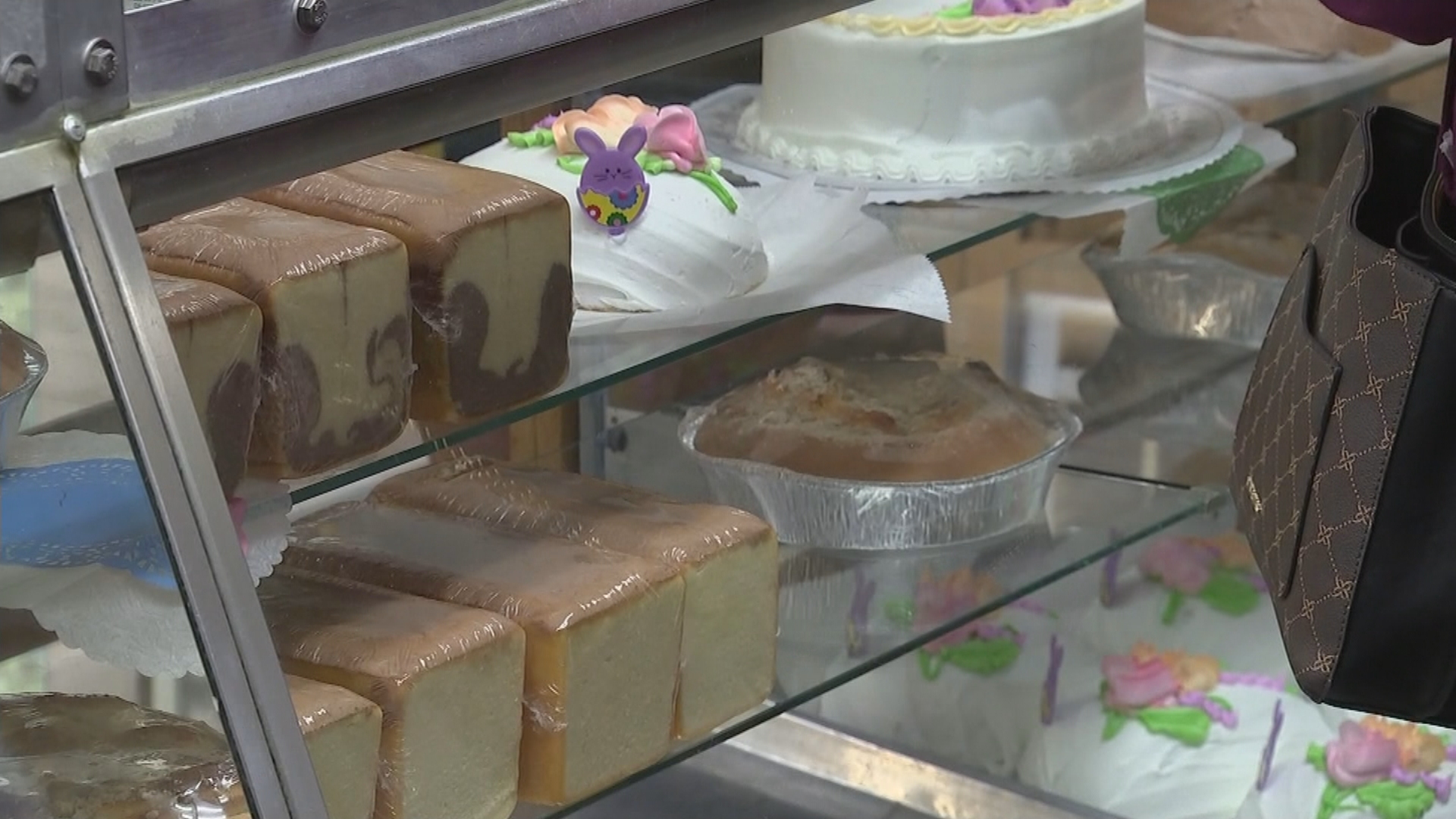 Philly Residents Stock Up On Sweet Treats At Local Bakeries Ahead Of Easter 