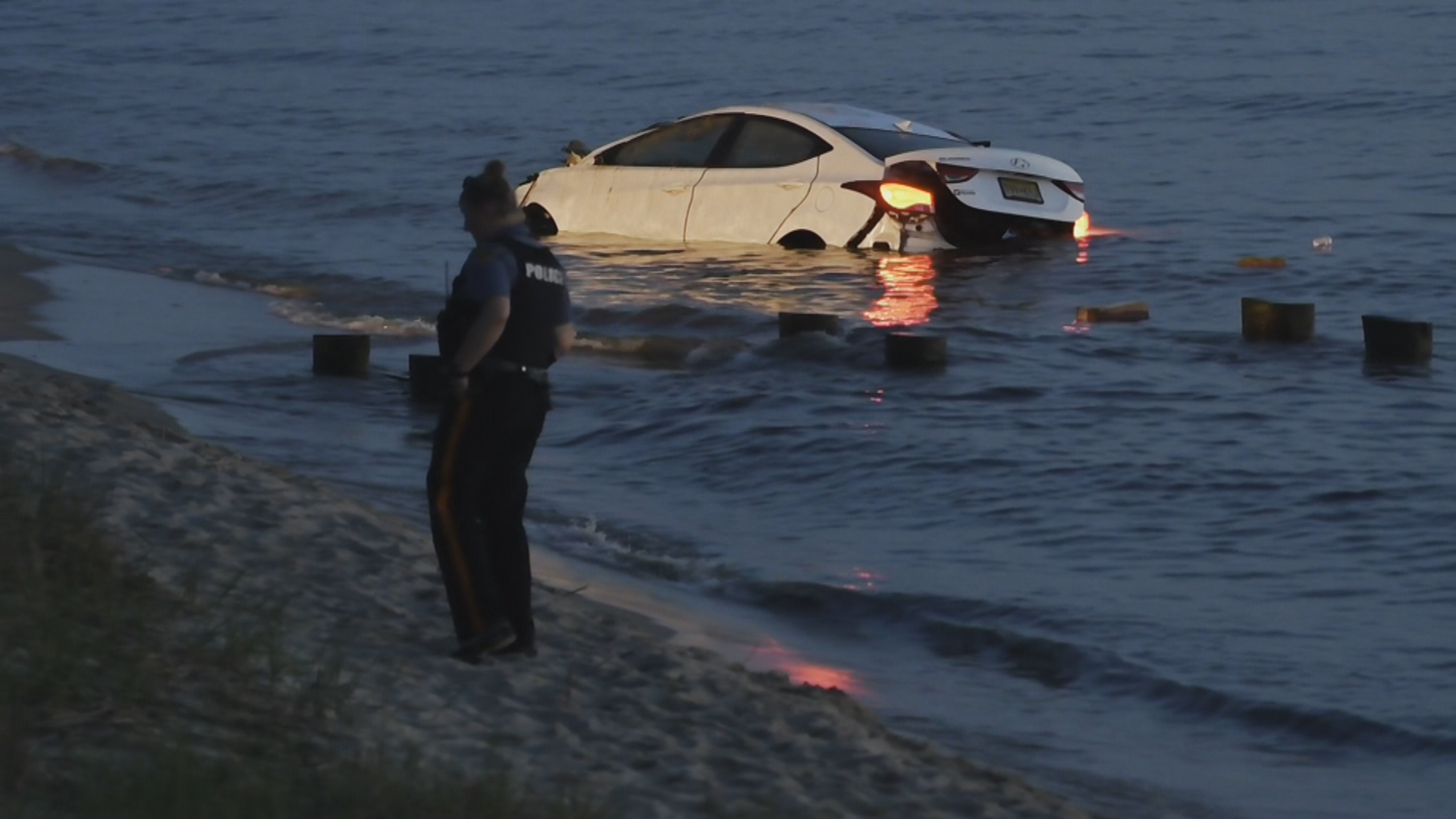 2 People Injured After Driver Suffers Seizure And Crashes Car Into Water In Cape May County