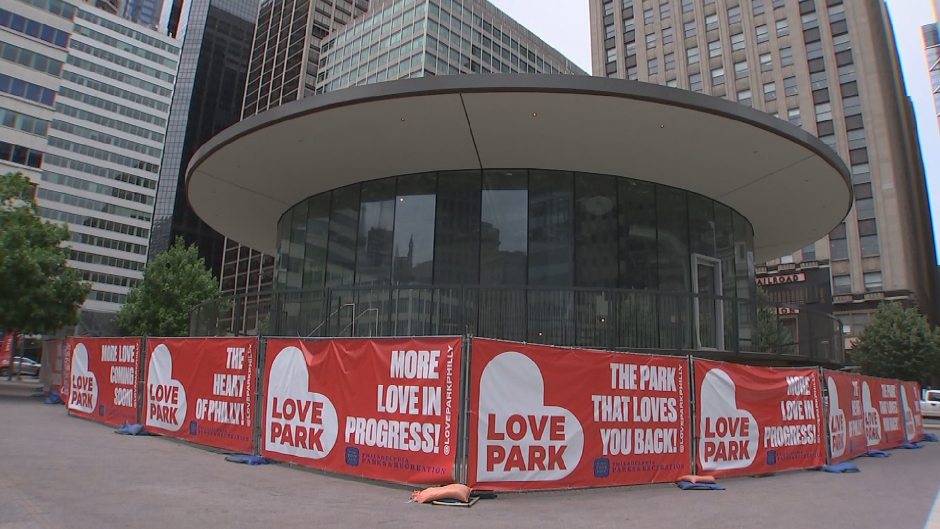 Philadelphia Seeking Someone To Open Restaurant At Former LOVE Park Welcome Center – CBS Philly