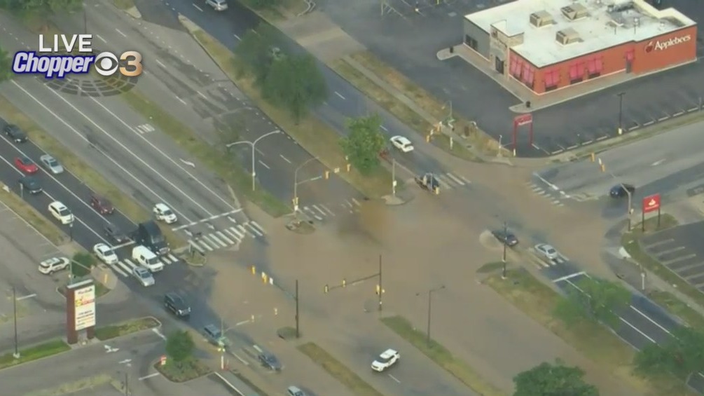 Water Main Break Floods Inner Lanes Of Roosevelt Boulevard In Bustleton – CBS Philly